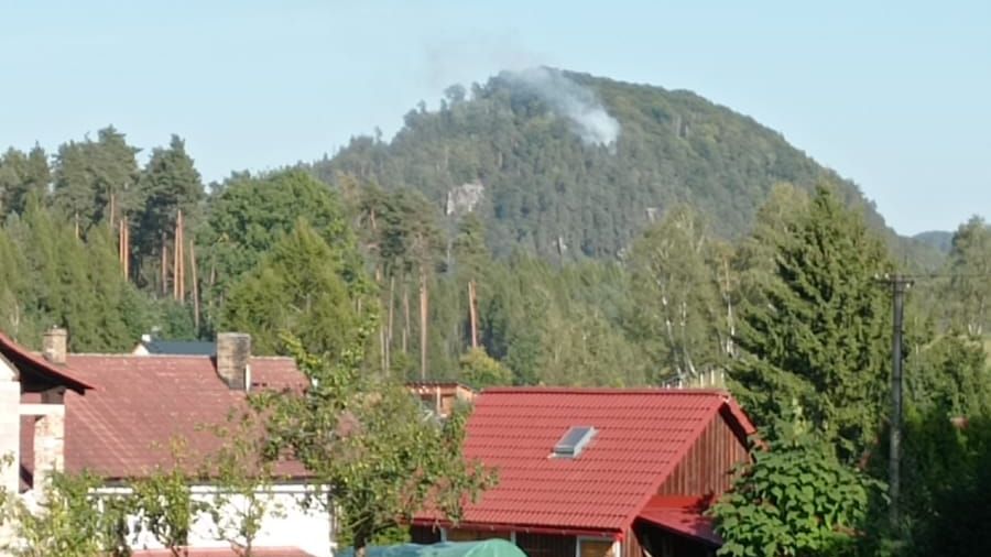 Policie vyšetřuje požár u Jetřichovic jako obecné ohrožení z nedbalosti